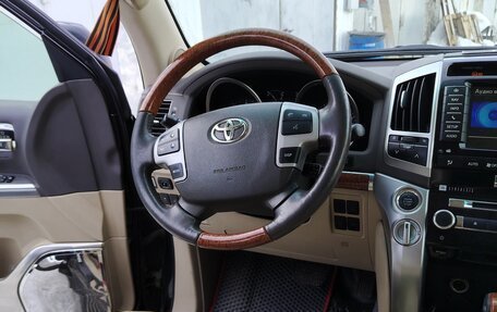 Toyota Land Cruiser 200, 2012 год, 3 050 000 рублей, 9 фотография