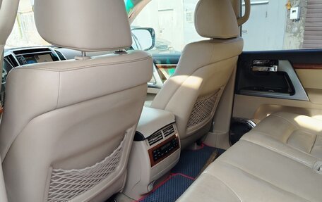 Toyota Land Cruiser 200, 2012 год, 3 050 000 рублей, 8 фотография