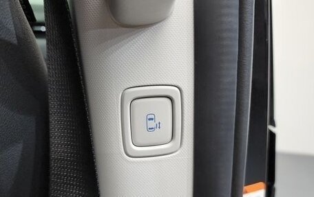 Hyundai Staria, 2025 год, 6 фотография