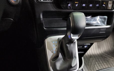 Hyundai Staria, 2025 год, 9 фотография