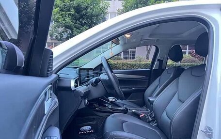 Ford Escort, 2021 год, 1 056 000 рублей, 9 фотография