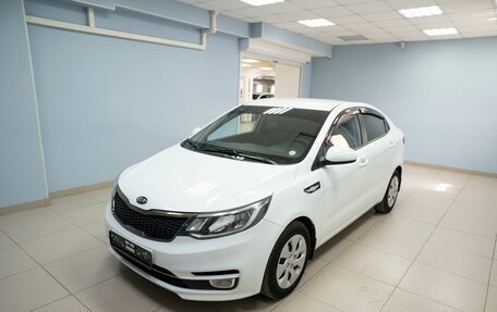 KIA Rio III рестайлинг, 2017 год, 999 000 рублей, 2 фотография