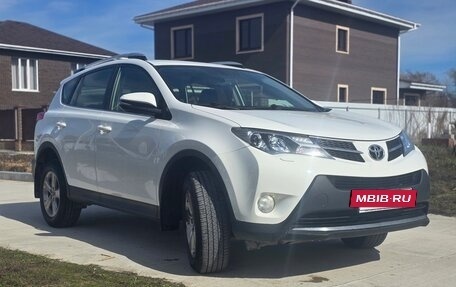 Toyota RAV4, 2015 год, 2 100 000 рублей, 3 фотография
