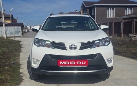 Toyota RAV4, 2015 год, 2 100 000 рублей, 2 фотография