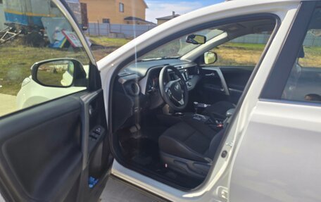 Toyota RAV4, 2015 год, 2 100 000 рублей, 10 фотография