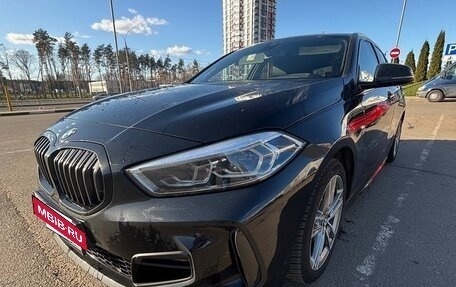 BMW 1 серия, 2022 год, 1 800 000 рублей, 4 фотография