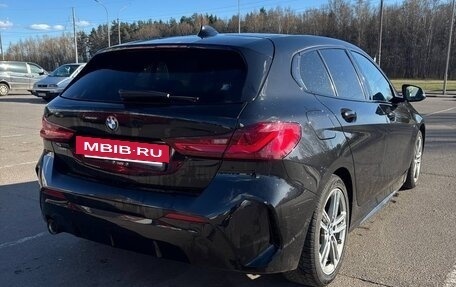 BMW 1 серия, 2022 год, 1 800 000 рублей, 11 фотография