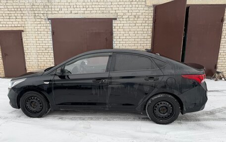 Hyundai Solaris II рестайлинг, 2017 год, 1 050 000 рублей, 4 фотография