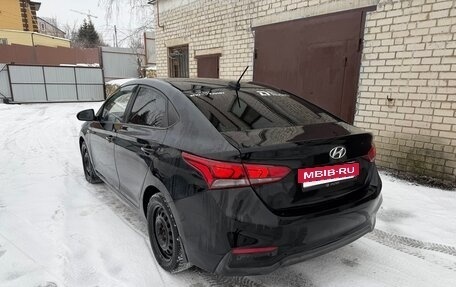 Hyundai Solaris II рестайлинг, 2017 год, 1 050 000 рублей, 3 фотография