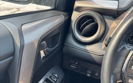 Toyota RAV4, 2018 год, 2 600 000 рублей, 6 фотография