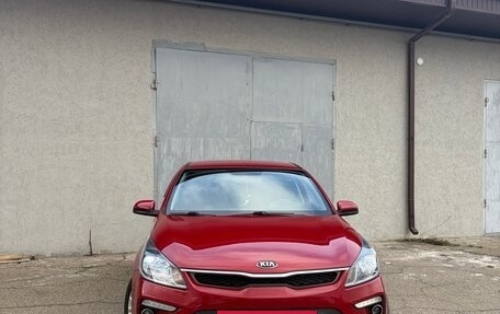 KIA Rio IV, 2019 год, 1 385 000 рублей, 3 фотография