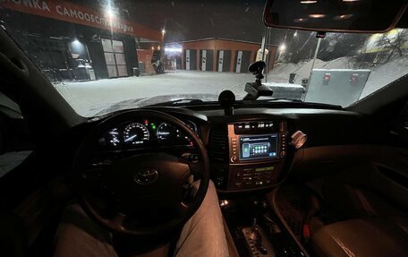 Toyota Land Cruiser 100 рестайлинг 2, 2003 год, 1 399 000 рублей, 10 фотография