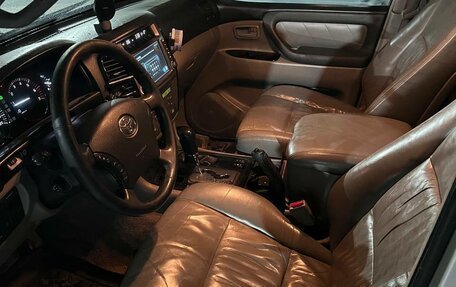 Toyota Land Cruiser 100 рестайлинг 2, 2003 год, 1 399 000 рублей, 7 фотография