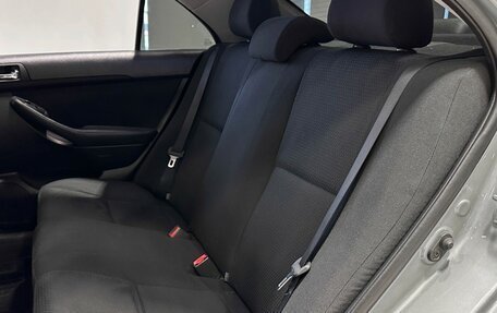 Toyota Avensis III рестайлинг, 2004 год, 797 000 рублей, 12 фотография