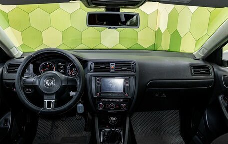 Volkswagen Jetta VI, 2013 год, 900 000 рублей, 15 фотография