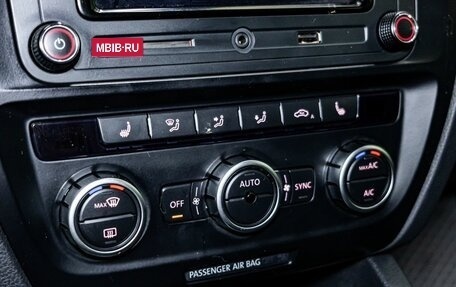 Volkswagen Jetta VI, 2013 год, 900 000 рублей, 19 фотография