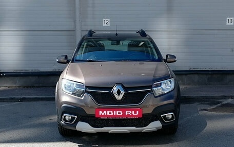 Renault Sandero II рестайлинг, 2020 год, 1 249 000 рублей, 2 фотография