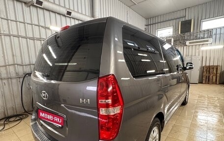 Hyundai H-1 II рестайлинг, 2012 год, 1 600 000 рублей, 10 фотография