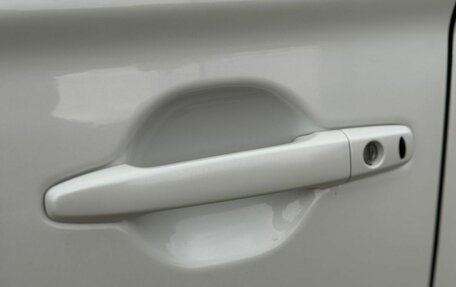 Mitsubishi Outlander III рестайлинг 3, 2020 год, 2 400 000 рублей, 9 фотография