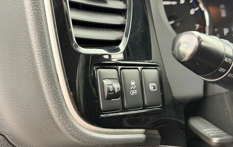 Mitsubishi Outlander III рестайлинг 3, 2020 год, 2 400 000 рублей, 12 фотография