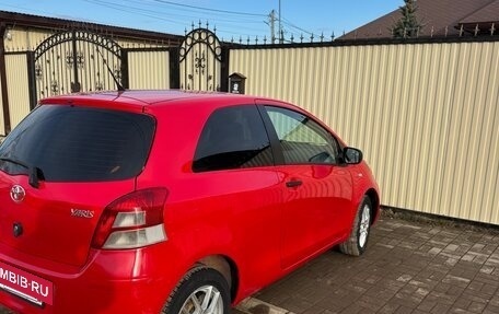 Toyota Yaris III рестайлинг, 2010 год, 600 000 рублей, 4 фотография
