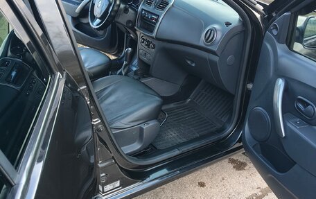 Renault Logan II, 2016 год, 685 000 рублей, 11 фотография