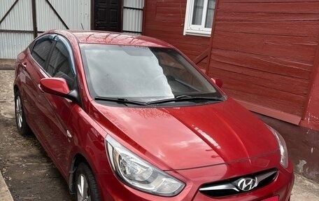 Hyundai Solaris II рестайлинг, 2012 год, 620 000 рублей, 1 фотография