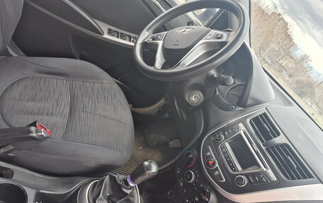 Hyundai Solaris II рестайлинг, 2015 год, 465 000 рублей, 7 фотография