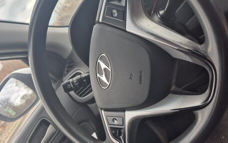 Hyundai Solaris II рестайлинг, 2015 год, 465 000 рублей, 9 фотография