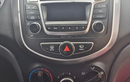 Hyundai Solaris II рестайлинг, 2015 год, 465 000 рублей, 10 фотография