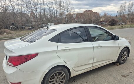 Hyundai Solaris II рестайлинг, 2015 год, 465 000 рублей, 3 фотография