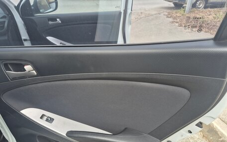 Hyundai Solaris II рестайлинг, 2015 год, 465 000 рублей, 12 фотография