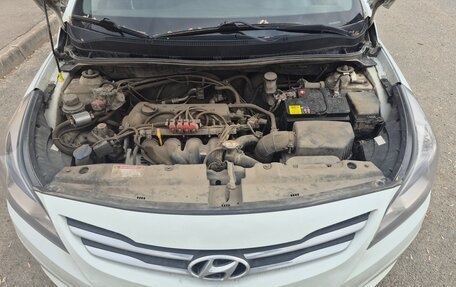 Hyundai Solaris II рестайлинг, 2015 год, 465 000 рублей, 16 фотография