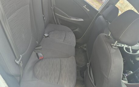 Hyundai Solaris II рестайлинг, 2015 год, 465 000 рублей, 13 фотография