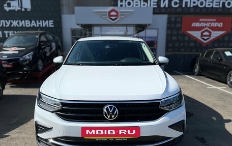 Volkswagen Tiguan II, 2022 год, 2 900 000 рублей, 2 фотография