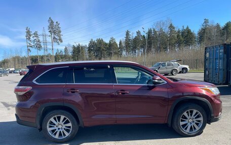 Toyota Highlander III, 2014 год, 2 399 000 рублей, 4 фотография