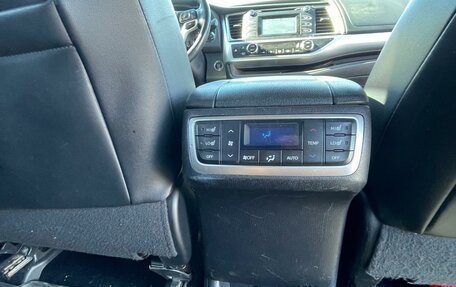 Toyota Highlander III, 2014 год, 2 399 000 рублей, 13 фотография