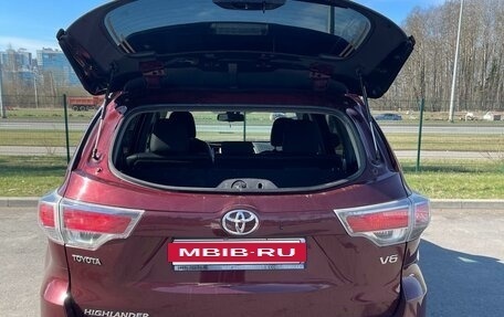 Toyota Highlander III, 2014 год, 2 399 000 рублей, 7 фотография