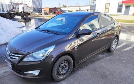 Hyundai Solaris II рестайлинг, 2015 год, 960 000 рублей, 3 фотография