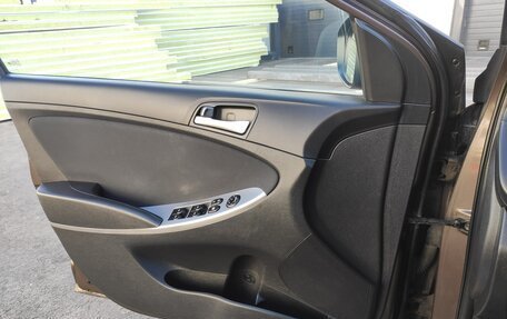 Hyundai Solaris II рестайлинг, 2015 год, 960 000 рублей, 11 фотография