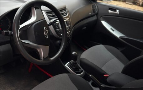 Hyundai Solaris II рестайлинг, 2012 год, 620 000 рублей, 7 фотография