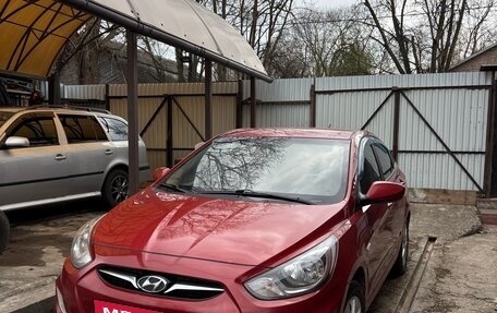 Hyundai Solaris II рестайлинг, 2012 год, 620 000 рублей, 2 фотография