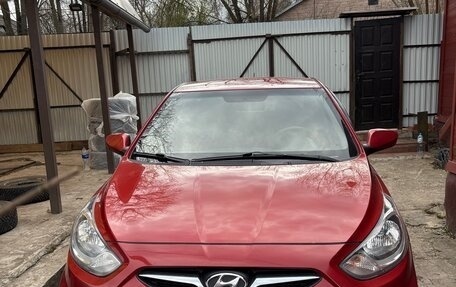 Hyundai Solaris II рестайлинг, 2012 год, 620 000 рублей, 6 фотография