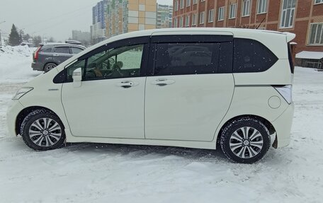 Honda Freed I, 2012 год, 1 250 000 рублей, 4 фотография