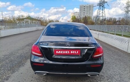 Mercedes-Benz E-Класс, 2018 год, 3 299 000 рублей, 4 фотография