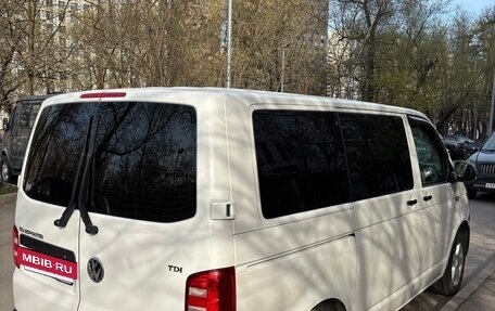 Volkswagen Transporter T6 рестайлинг, 2017 год, 3 600 000 рублей, 2 фотография