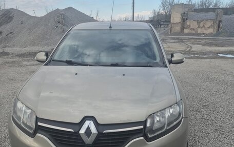 Renault Logan II, 2016 год, 800 000 рублей, 1 фотография