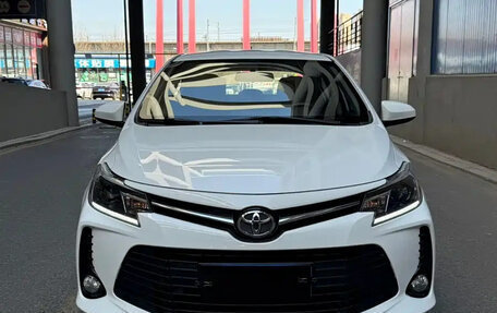 Toyota Vios III, 2022 год, 996 888 рублей, 2 фотография