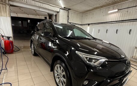 Toyota RAV4, 2018 год, 2 500 000 рублей, 2 фотография