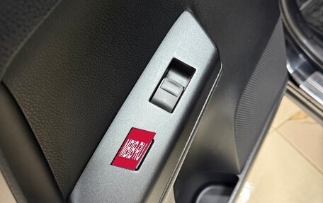 Toyota RAV4, 2018 год, 2 500 000 рублей, 7 фотография